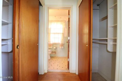 2463 Brookshire Drive Niskayuna NY 12309