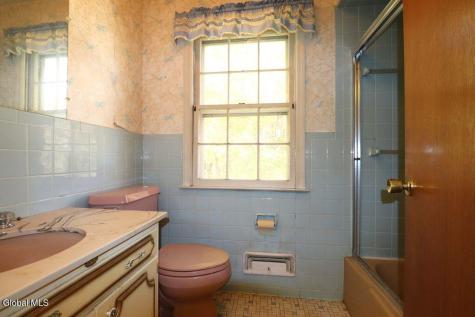 2463 Brookshire Drive Niskayuna NY 12309