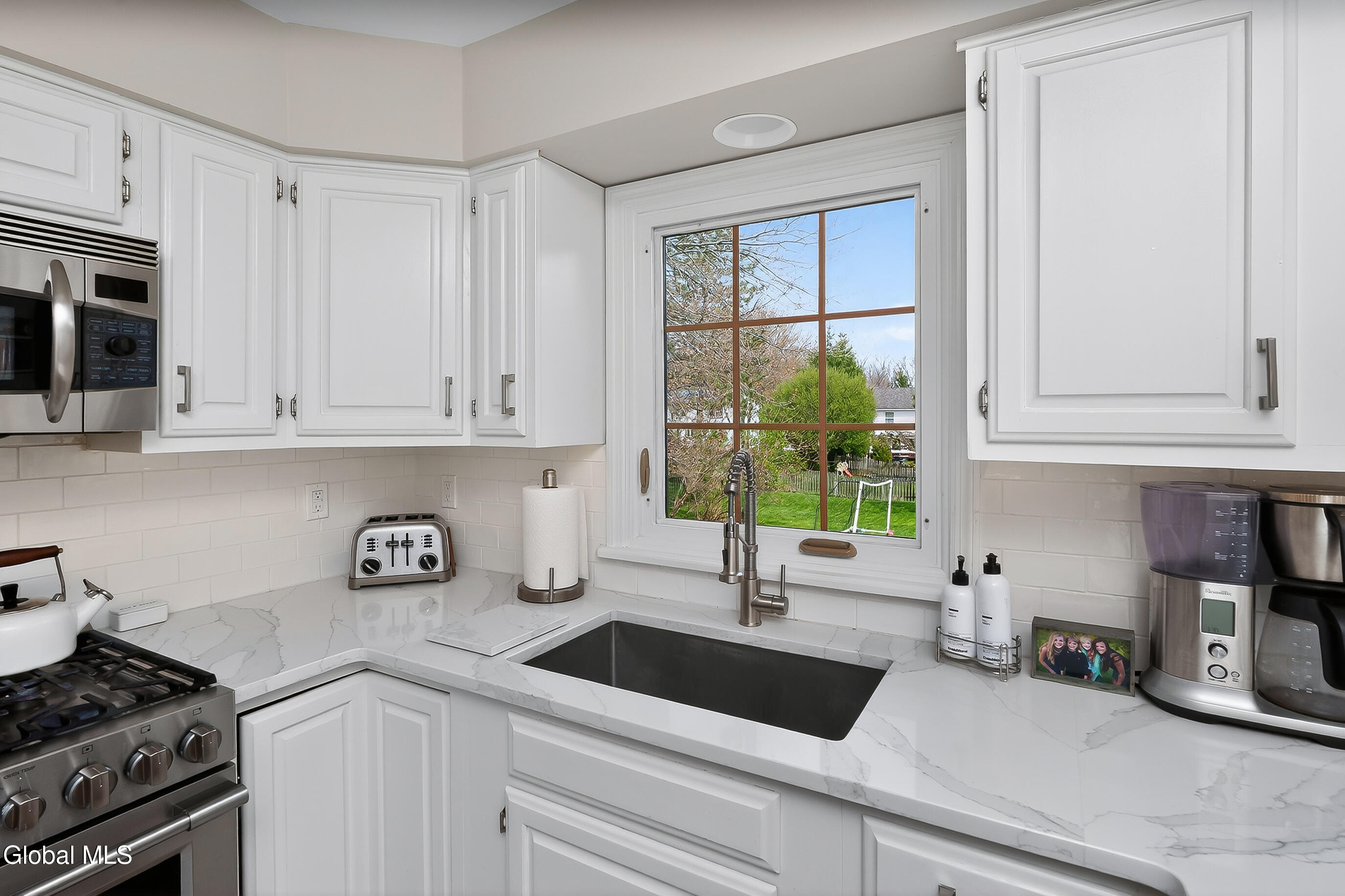 3 Cephalonia Drive Niskayuna NY 12309