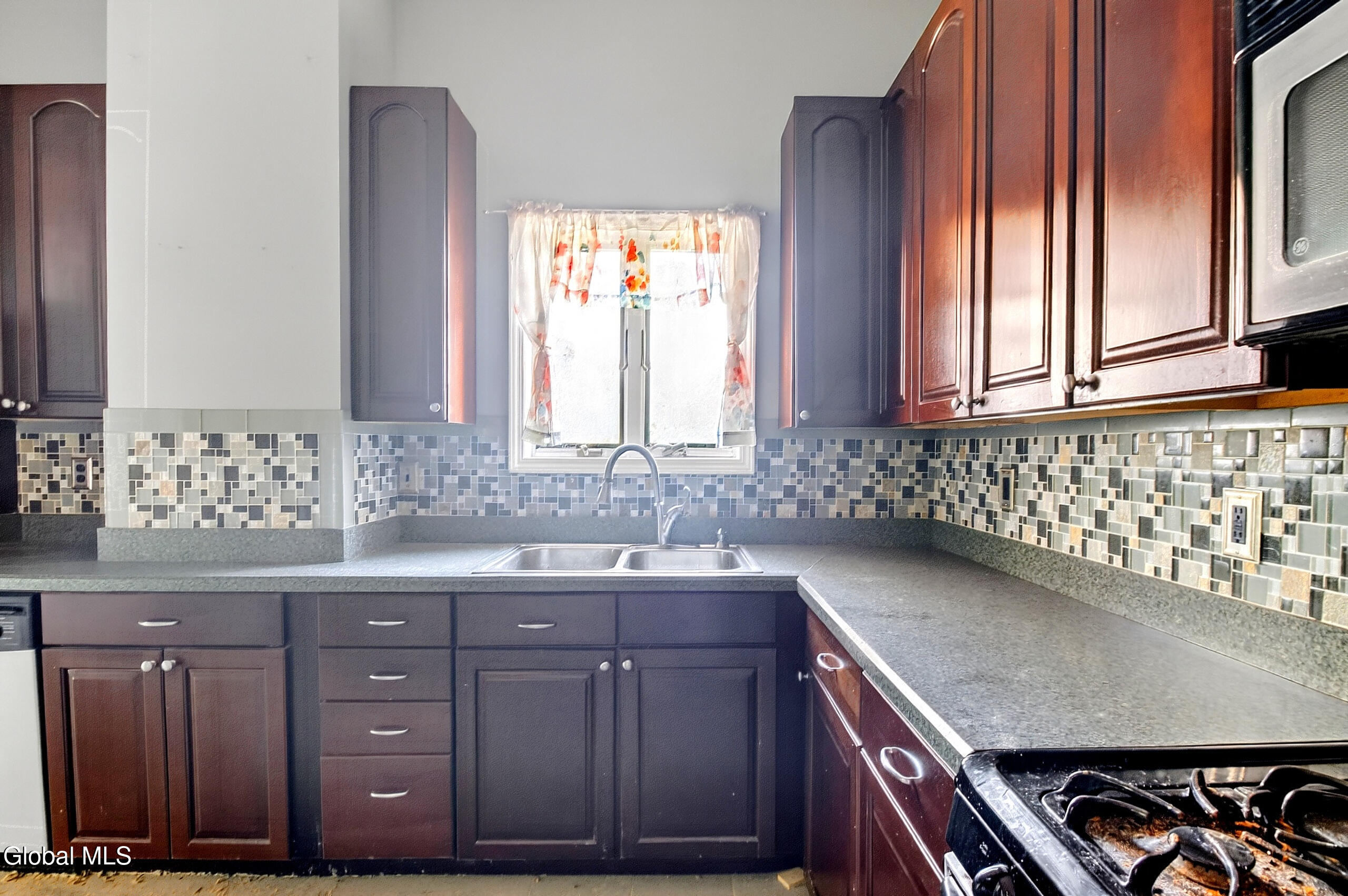 18 Grove Street Baldwinsville NY 13027