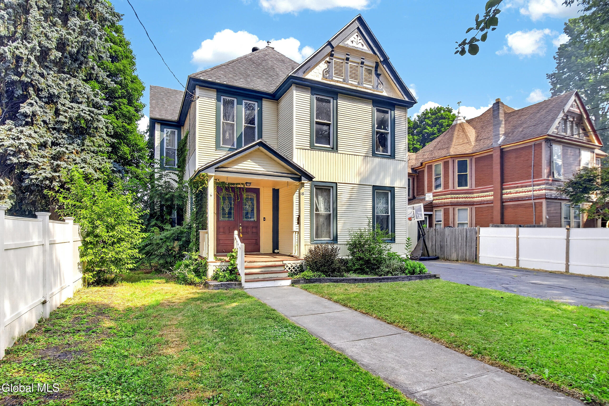 18 Grove Street Baldwinsville NY 13027