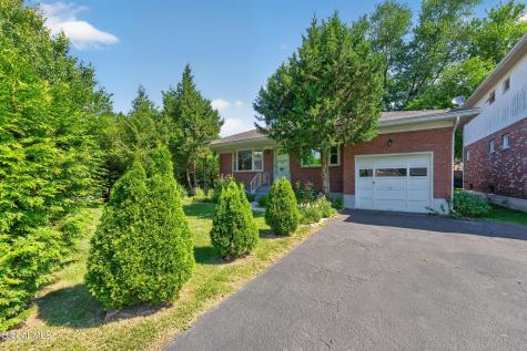 87 Buckingham Drive Albany NY 12208