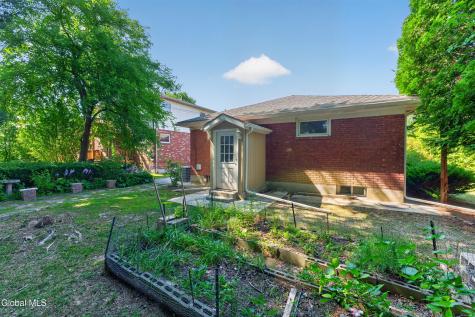87 Buckingham Drive Albany NY 12208
