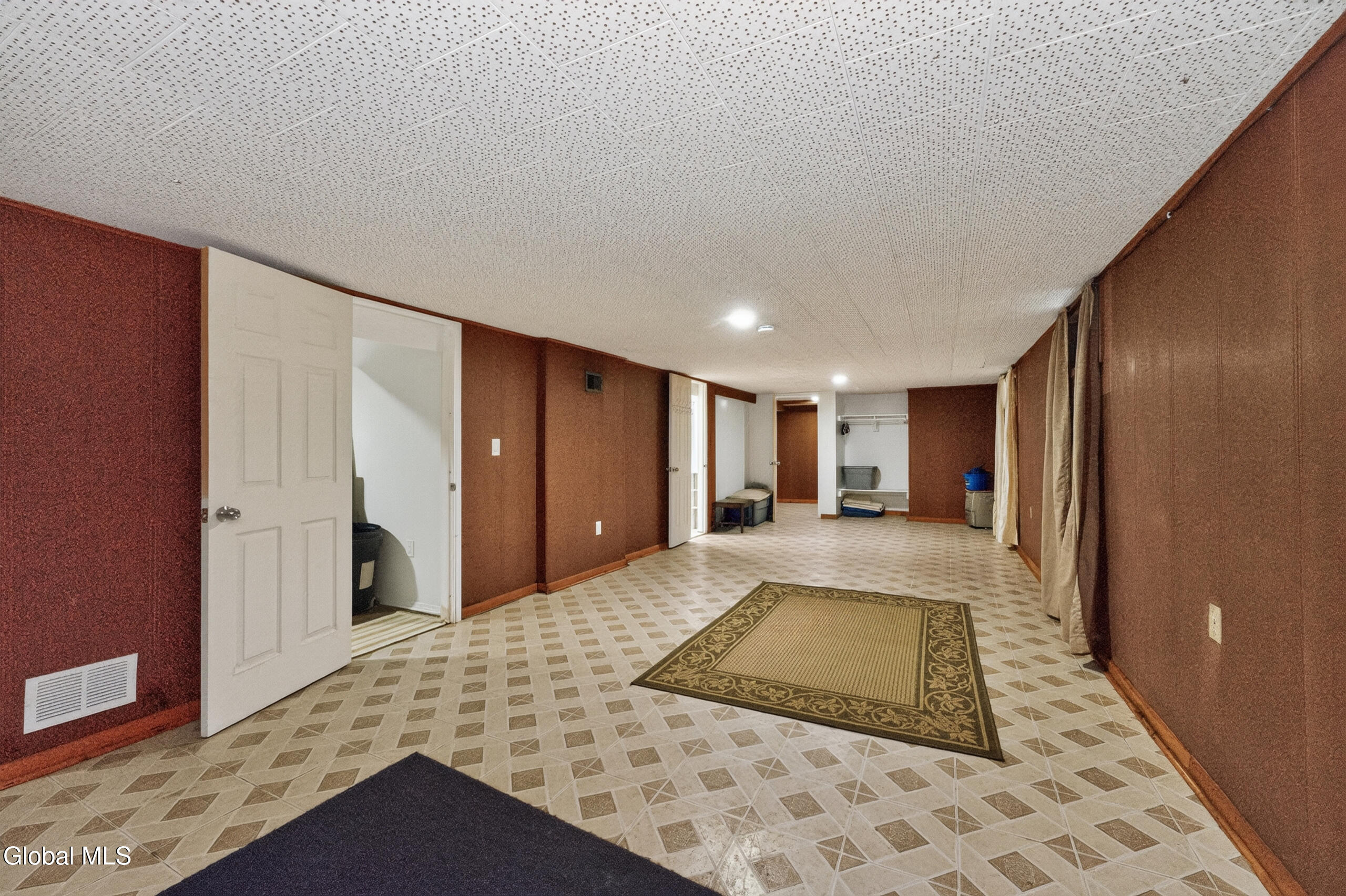 87 Buckingham Drive Albany NY 12208