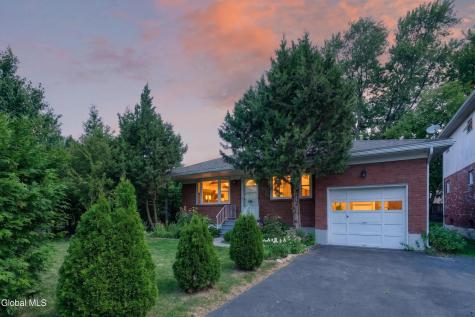 87 Buckingham Drive Albany NY 12208