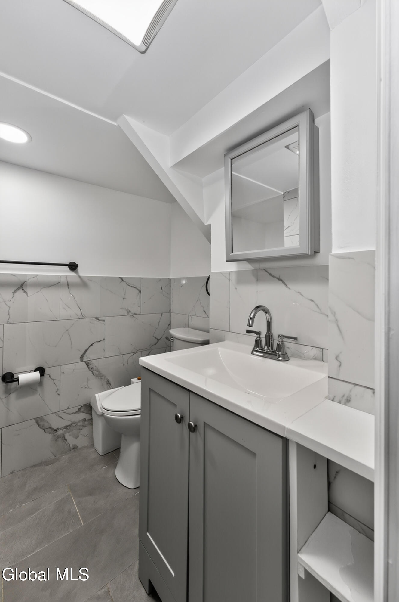 87 Buckingham Drive Albany NY 12208