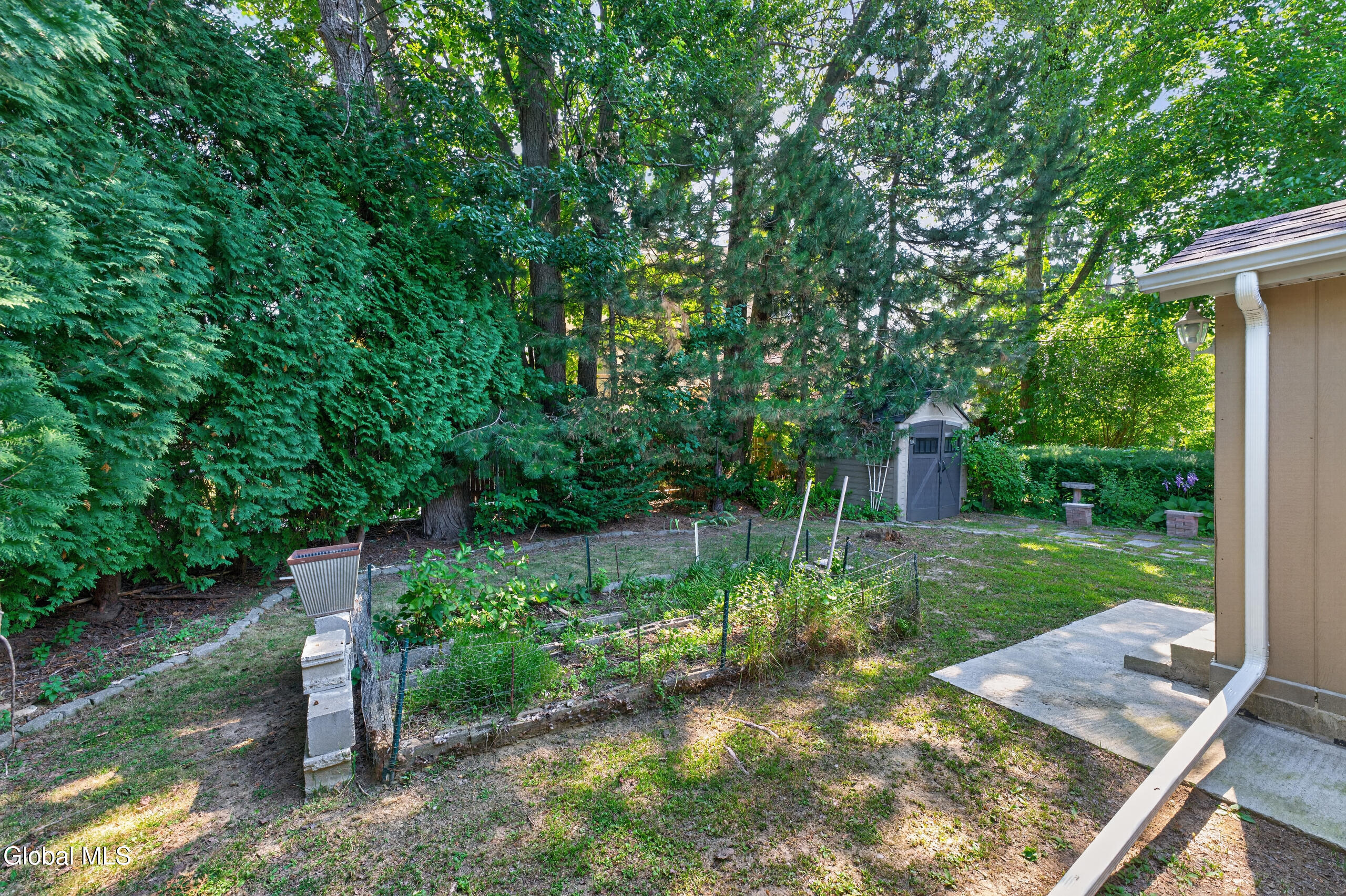 87 Buckingham Drive Albany NY 12208