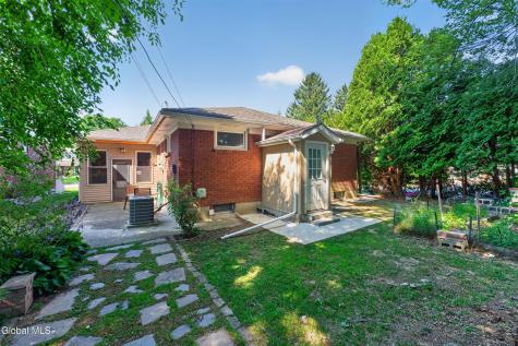 87 Buckingham Drive Albany NY 12208