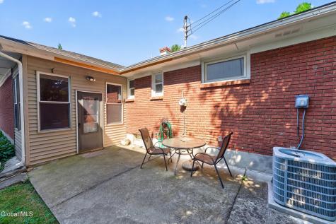 87 Buckingham Drive Albany NY 12208