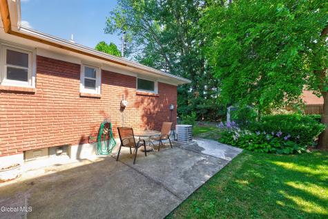 87 Buckingham Drive Albany NY 12208