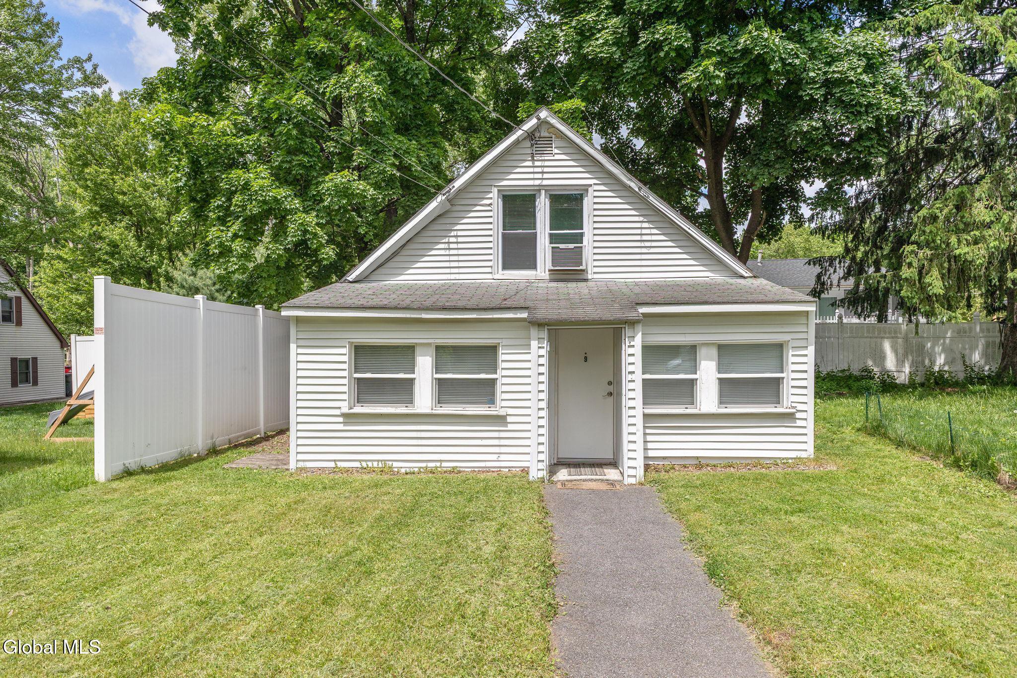 9 Kellogg Avenue Schenectady NY 12304