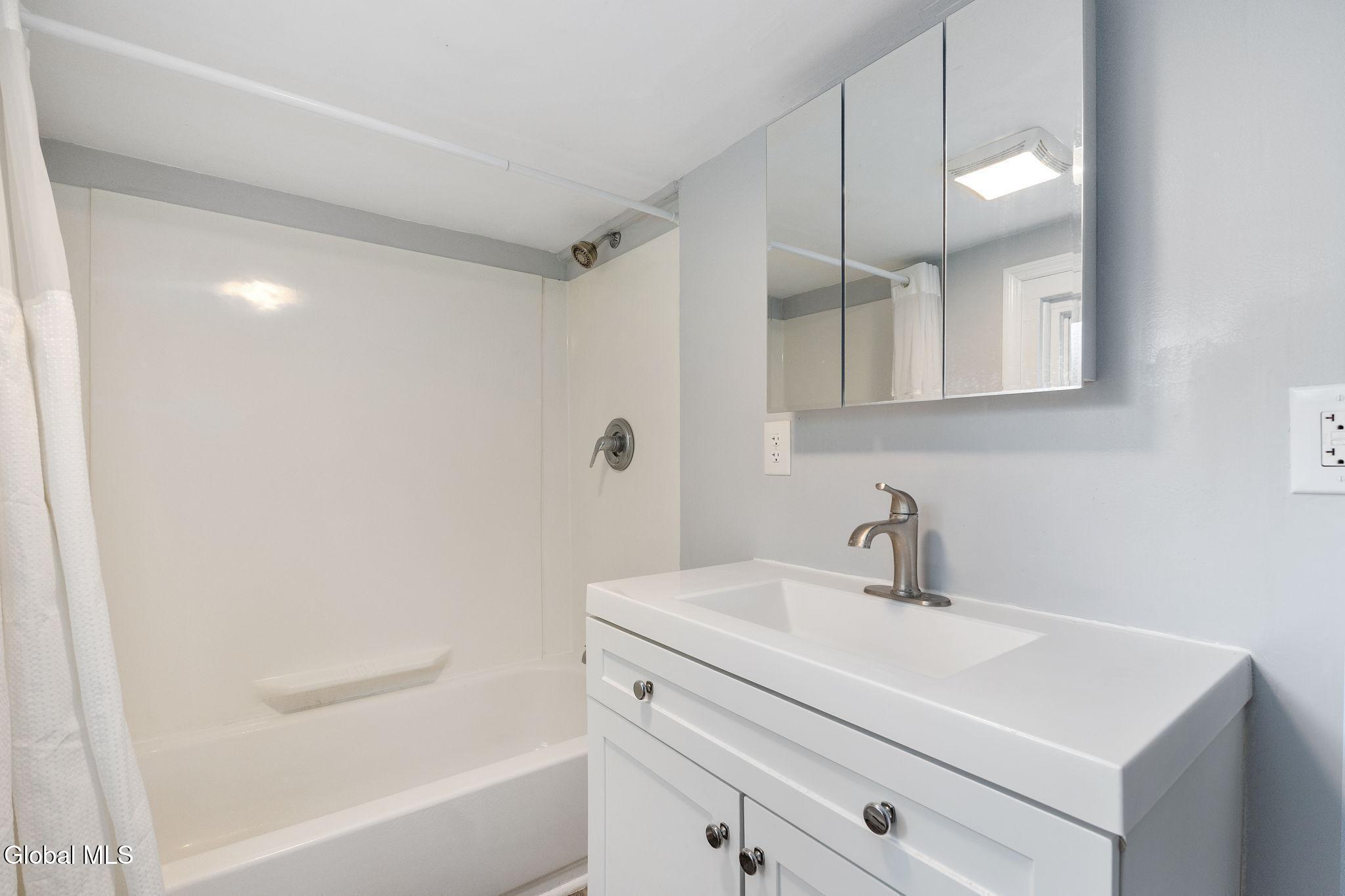 9 Kellogg Avenue Schenectady NY 12304