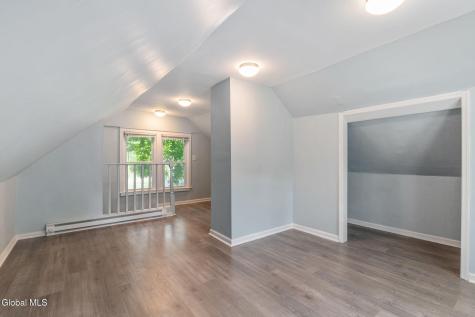 9 Kellogg Avenue Schenectady NY 12304