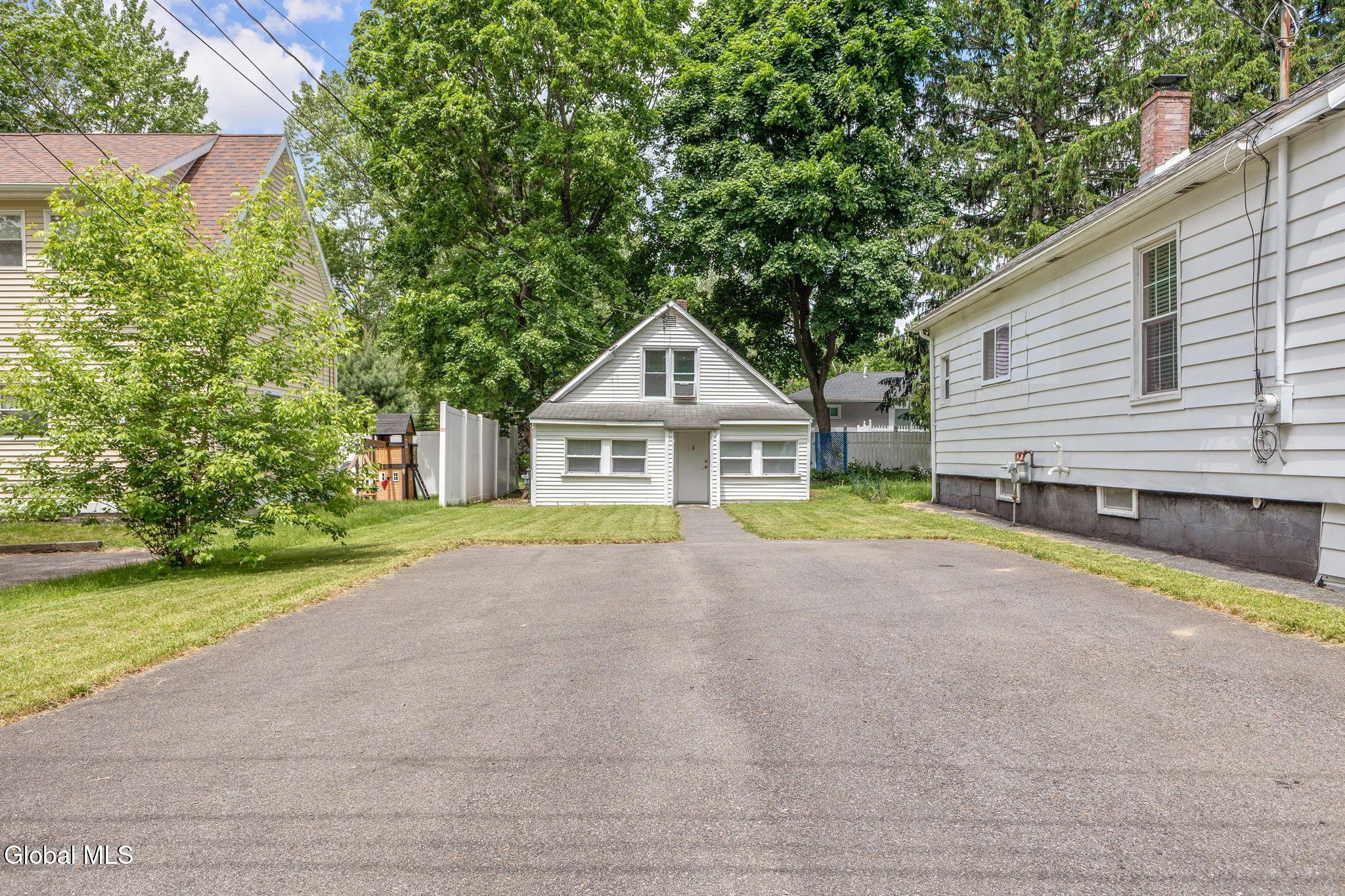 9 Kellogg Avenue Schenectady NY 12304
