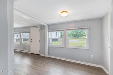 9 Kellogg Avenue Schenectady NY 12304