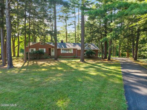 4 Acorn Drive Burnt Hills NY 12027