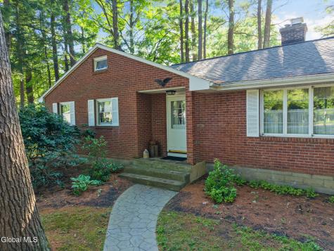 4 Acorn Drive Burnt Hills NY 12027