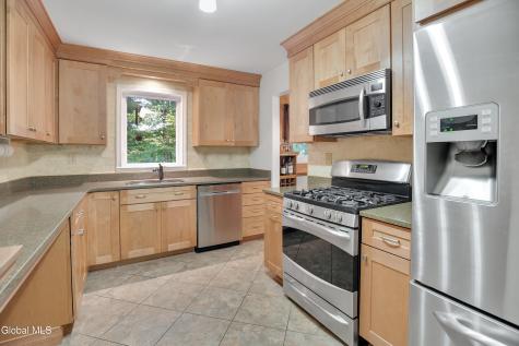 73 Wineberry Lane Malta NY 12020