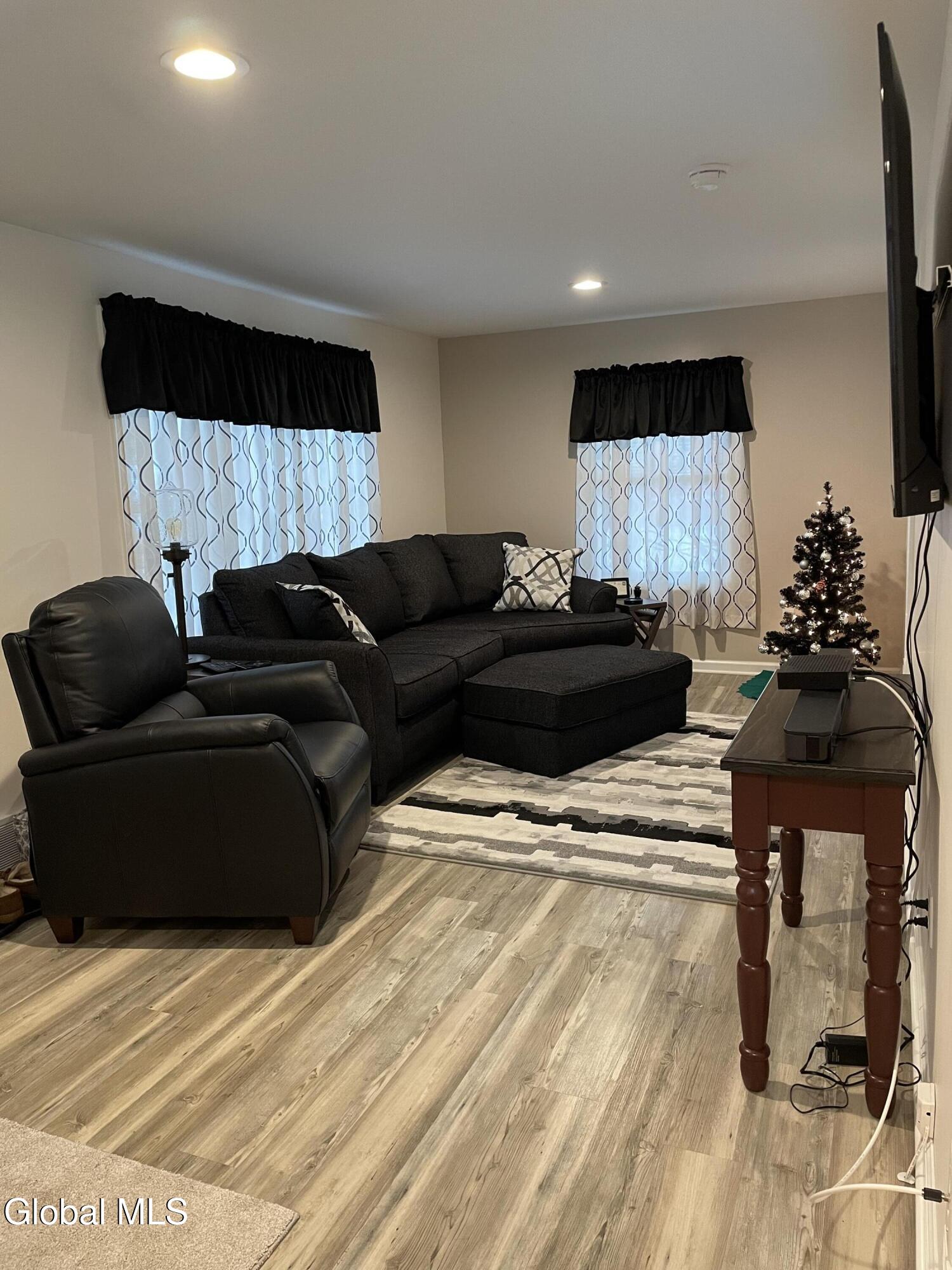 517 Elliott Street Glenville NY 12302