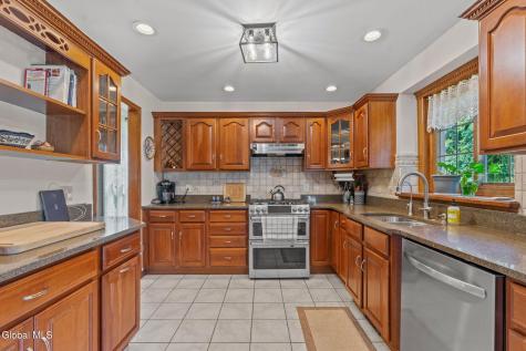 6 Wayto Lane Ballston Lake NY 12019