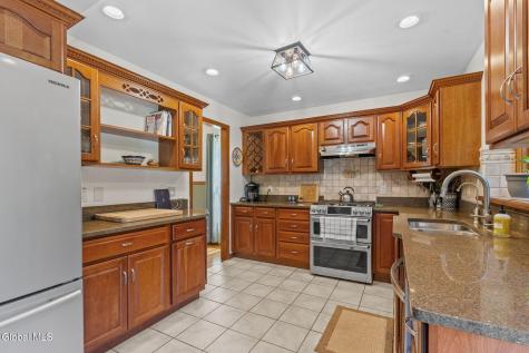 6 Wayto Lane Ballston Lake NY 12019