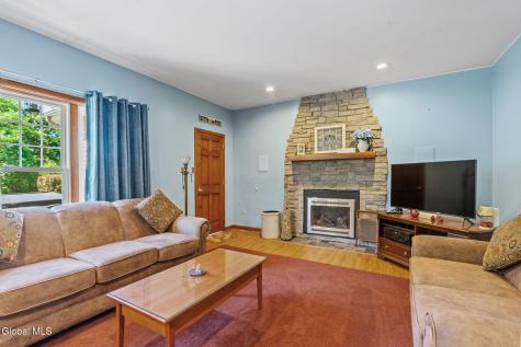 6 Wayto Lane Ballston Lake NY 12019