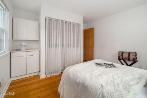1104 Merlin Drive Schenectady NY 12309