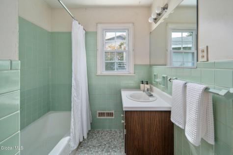 1104 Merlin Drive Schenectady NY 12309