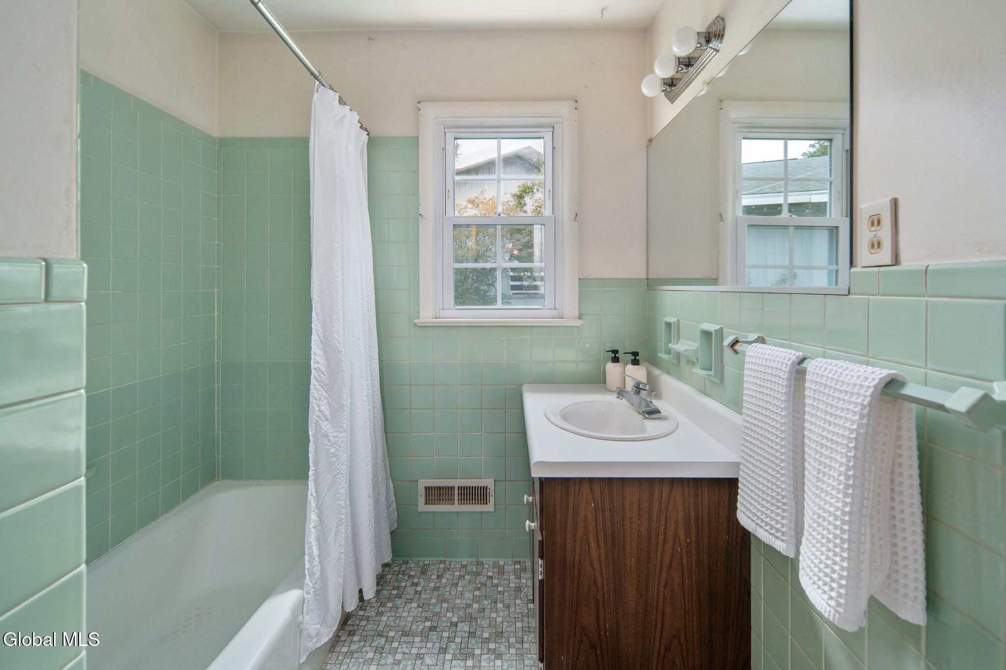 1104 Merlin Drive Schenectady NY 12309