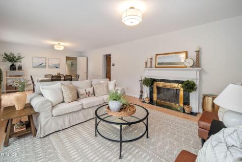 1104 Merlin Drive Schenectady NY 12309