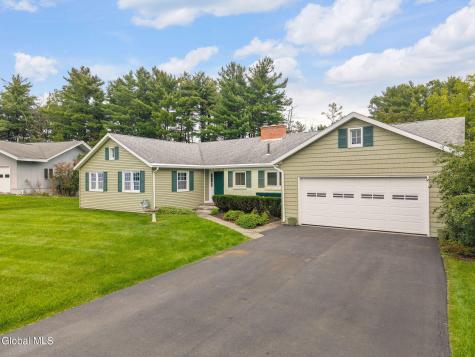 1104 Merlin Drive Schenectady NY 12309