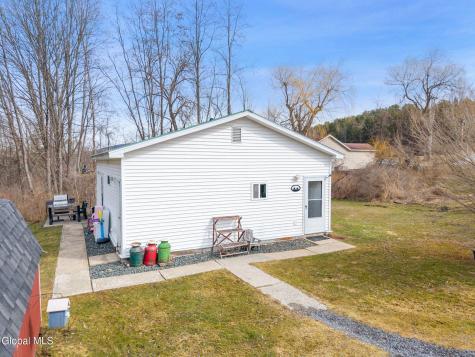 1677 New York 145 Middleburgh NY 12122