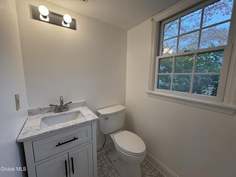 48 Commonwealth Drive Glenmont NY 12077