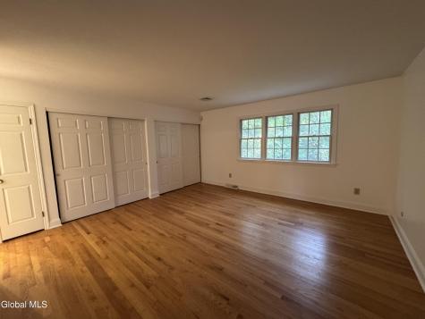 48 Commonwealth Drive Glenmont NY 12077