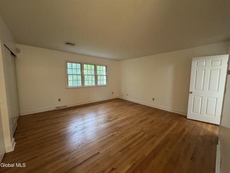 48 Commonwealth Drive Glenmont NY 12077