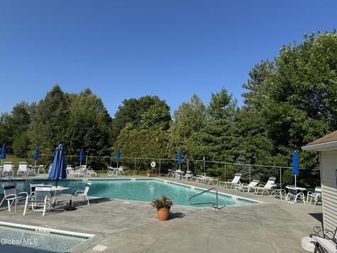 48 Commonwealth Drive Glenmont NY 12077