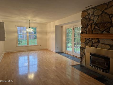 48 Commonwealth Drive Glenmont NY 12077