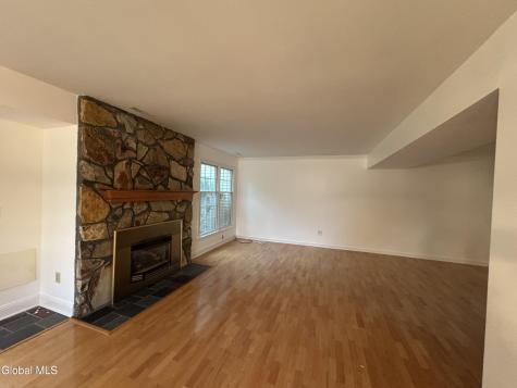 48 Commonwealth Drive Glenmont NY 12077