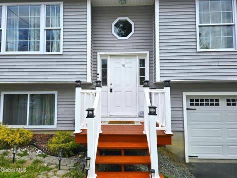 10 Franklin Avenue Wynantskill NY 12198