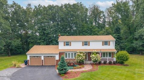8 Colonial Court Ballston Lake NY 12019