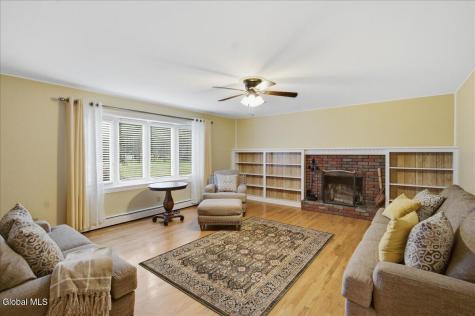 8 Colonial Court Ballston Lake NY 12019
