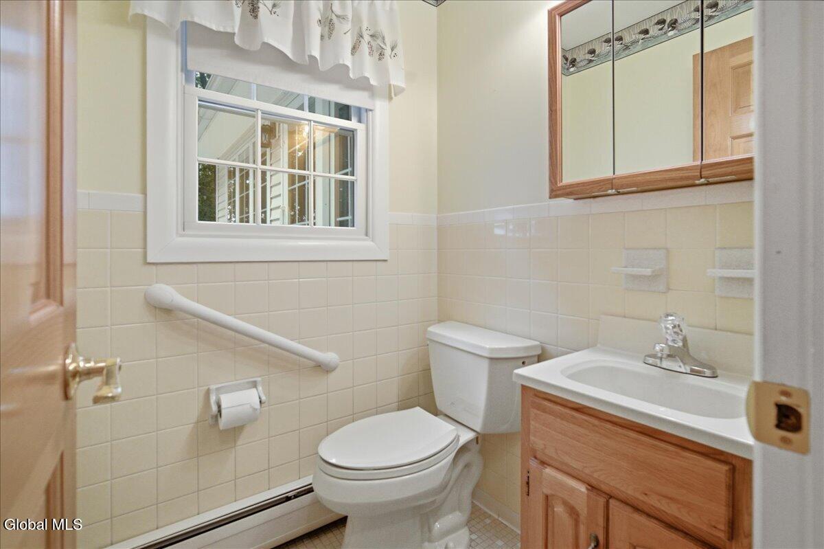 8 Colonial Court Ballston Lake NY 12019
