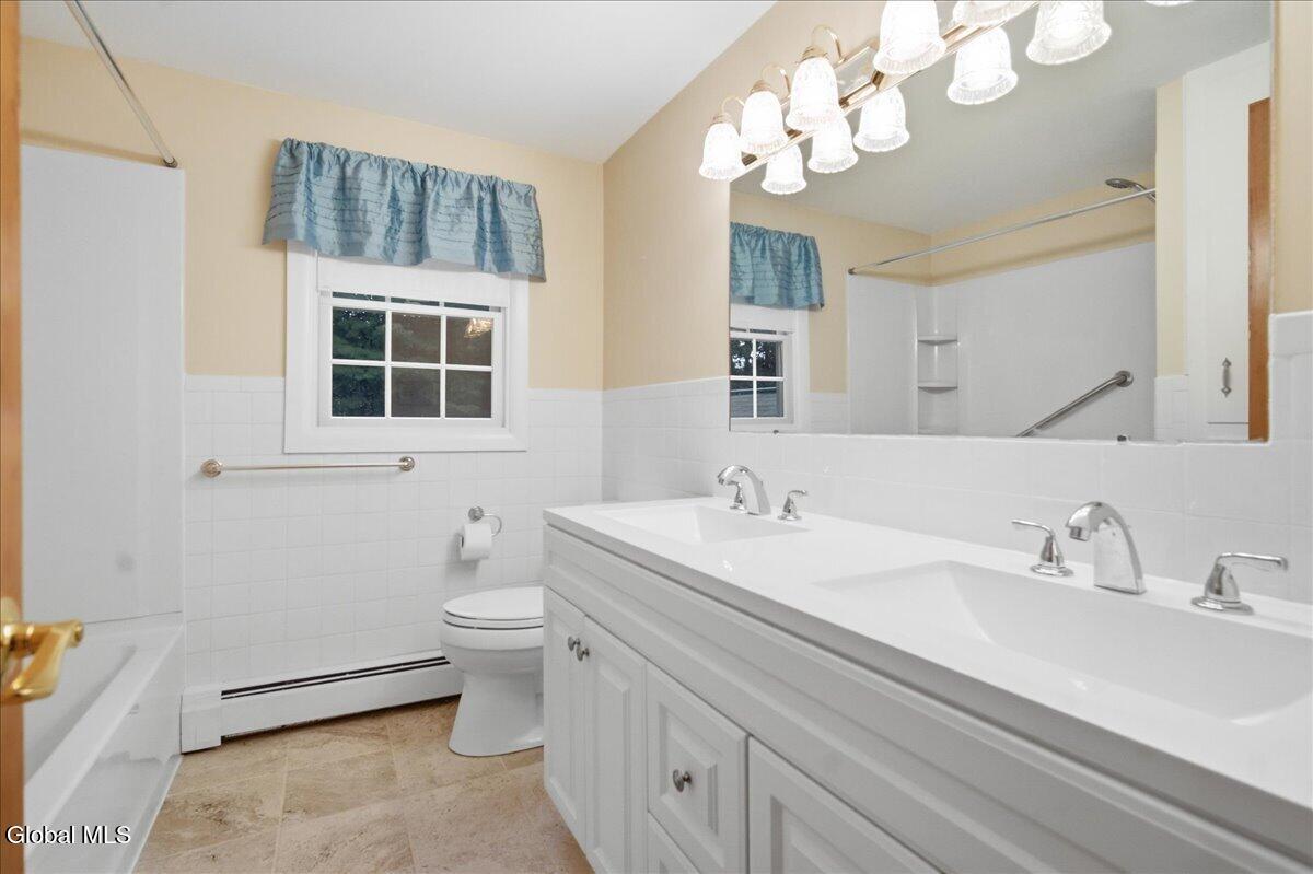 8 Colonial Court Ballston Lake NY 12019
