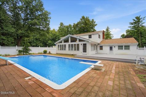8 Colonial Court Ballston Lake NY 12019
