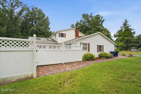 8 Colonial Court Ballston Lake NY 12019