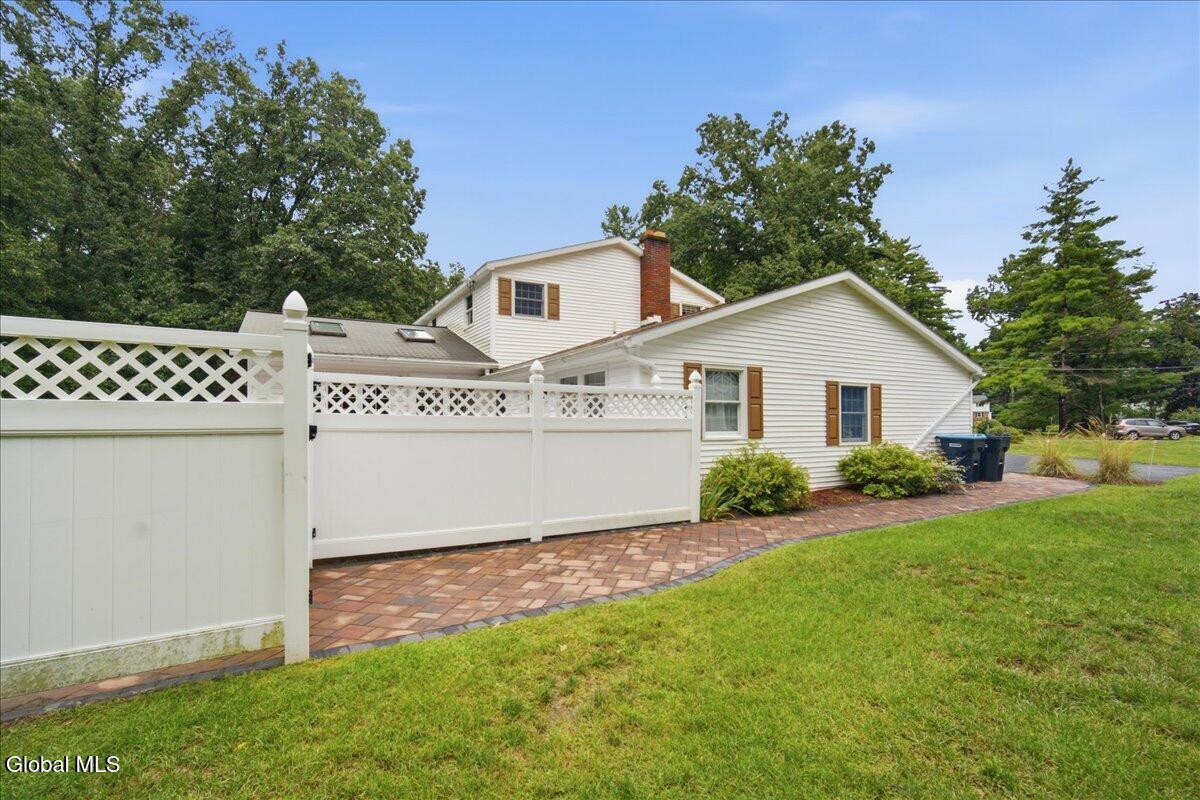 8 Colonial Court Ballston Lake NY 12019
