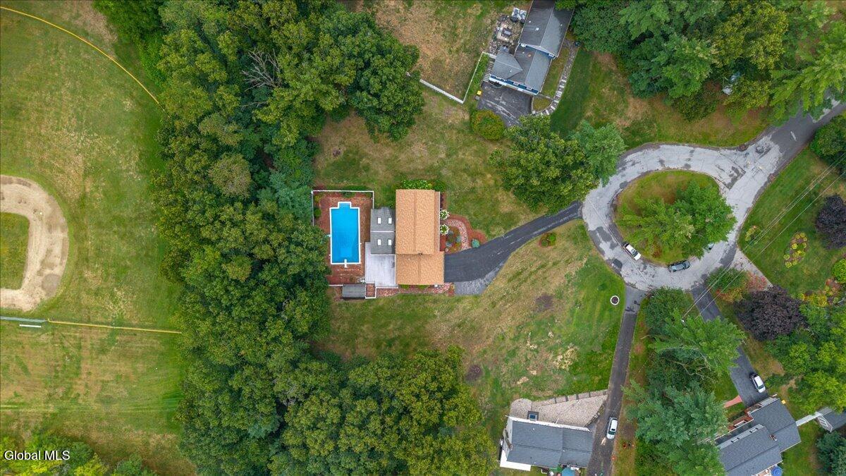 8 Colonial Court Ballston Lake NY 12019