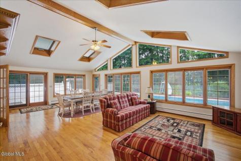 8 Colonial Court Ballston Lake NY 12019