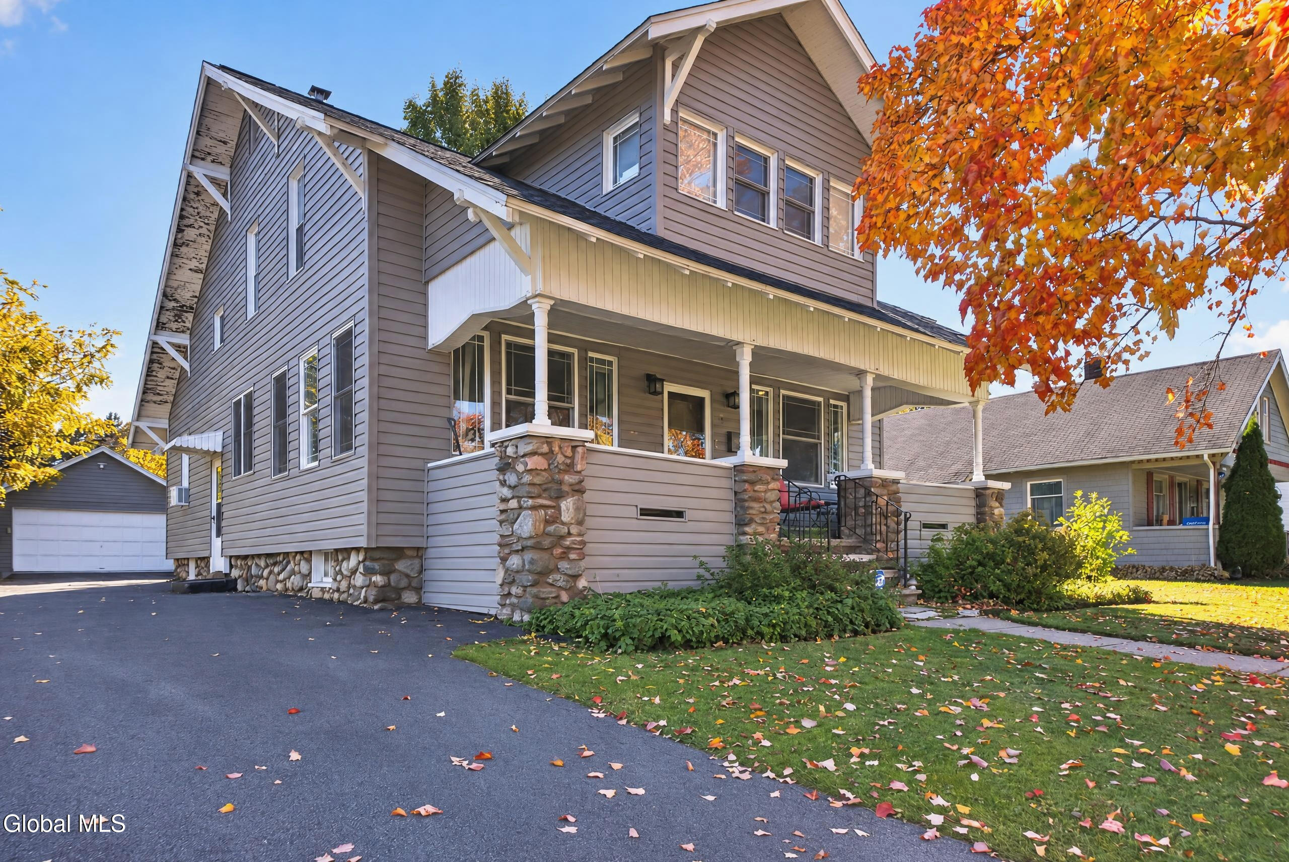 34 S Park Drive Gloversville NY 12078