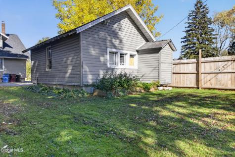 34 S Park Drive Gloversville NY 12078